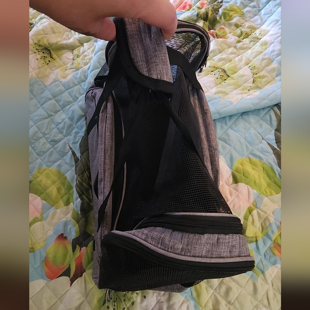 Pet Carrier - Picture 2 of 9